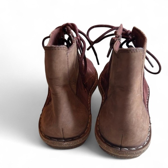 Clarks Tamitha Key Burgundy Suede Leather Chukka Boots | Women’s 7 - Picture 6 of 8